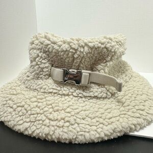Lululemon Athletica Beige Sherpa Bucket Hat